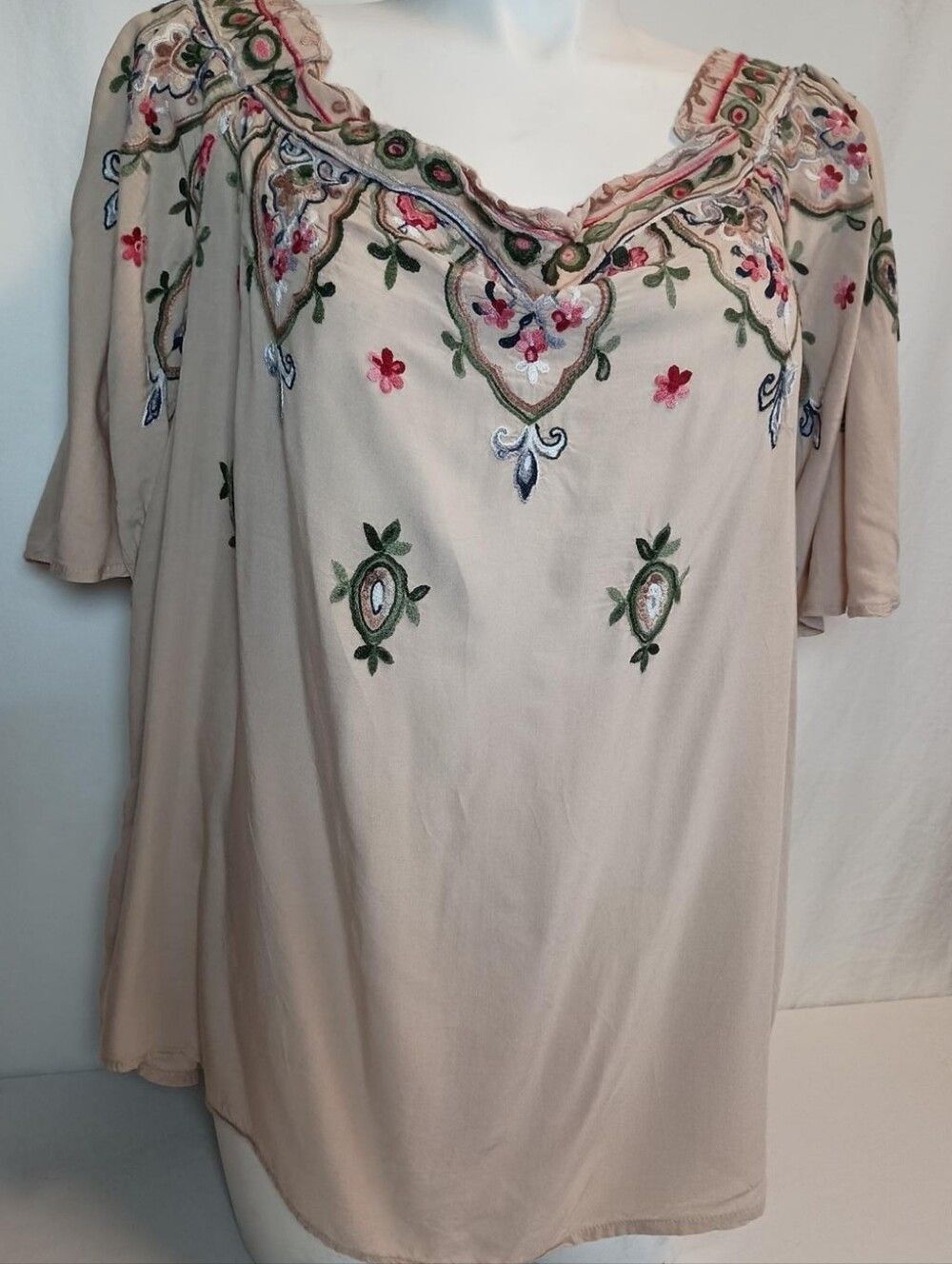 Democracy Women’s 3X NWOT Embroidered Blouse Cottagecore